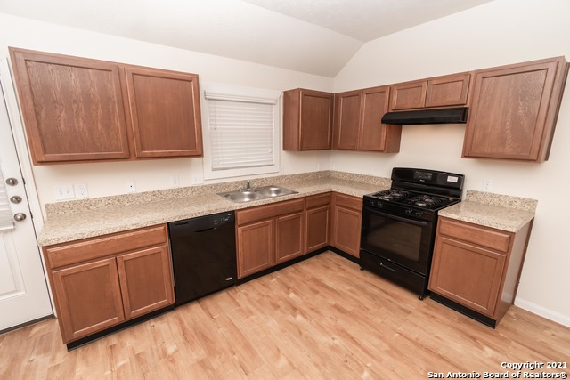 Image 7 of 12 For 711 Belle Watling