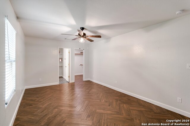 Listing photo id 15 for 1423 Delgado St