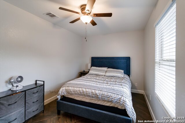 Listing photo id 20 for 1423 Delgado St