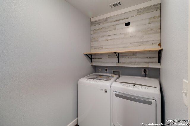 Listing photo id 24 for 1423 Delgado St