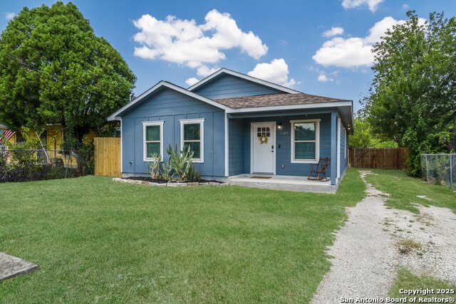 Listing photo id 1 for 1423 Delgado St