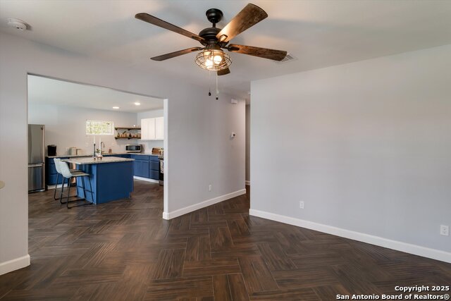 Listing photo id 4 for 1423 Delgado St
