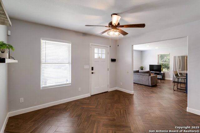 Listing photo id 6 for 1423 Delgado St