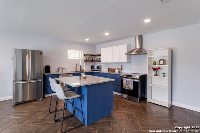 Listing photo id 7 for 1423 Delgado St