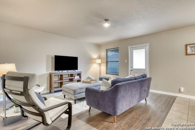 Image 4 of 26 For 1418 Dove Bend