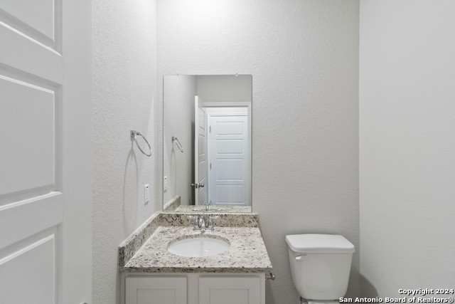 Listing photo id 14 for 465 Cross Barn Blvd