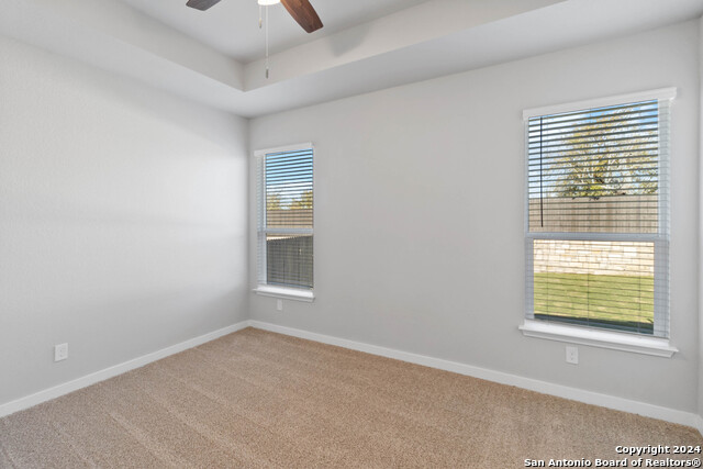 Listing photo id 16 for 465 Cross Barn Blvd