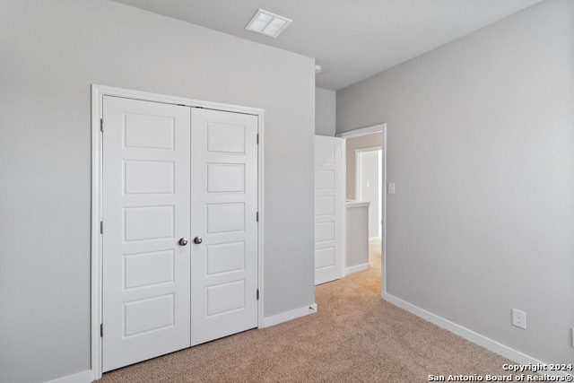 Listing photo id 27 for 465 Cross Barn Blvd