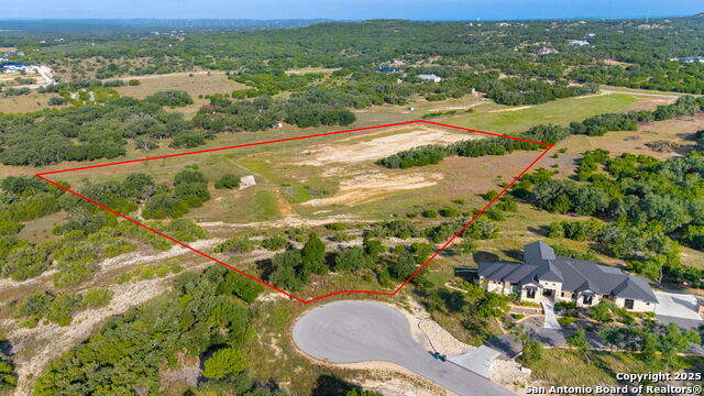 Image 7 of 28 For 704 & 705 Roland Run