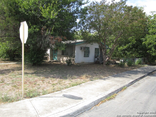 Image 2 of 8 For 303 Oconee