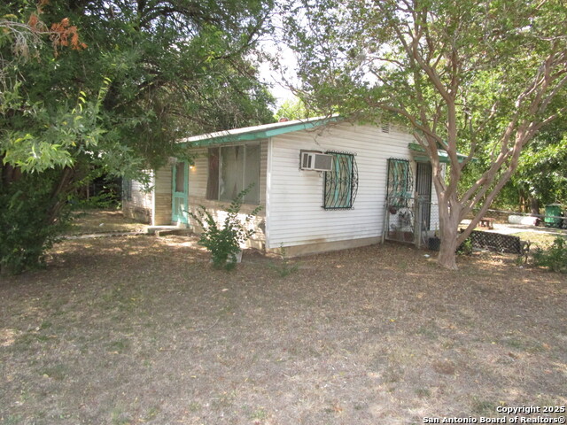 Image 3 of 8 For 303 Oconee