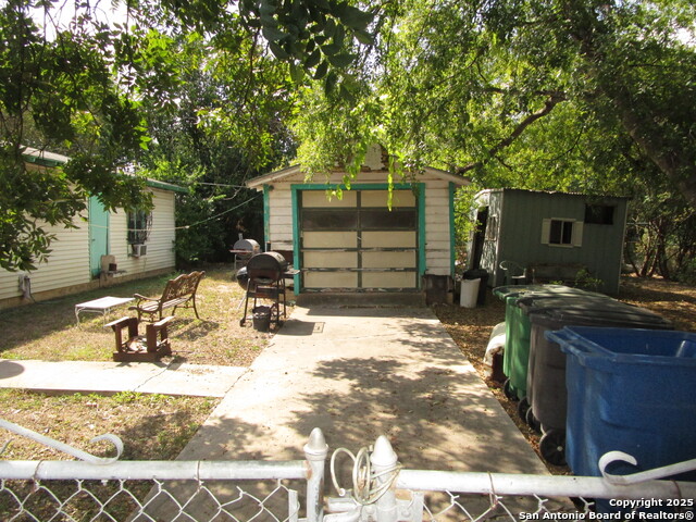 Image 5 of 8 For 303 Oconee