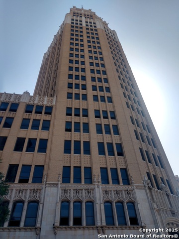 Listing photo id 9 for 425 -427 St Marys S