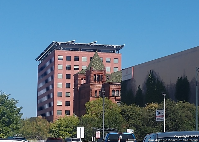 Listing photo id 12 for 425 -427 St Marys S