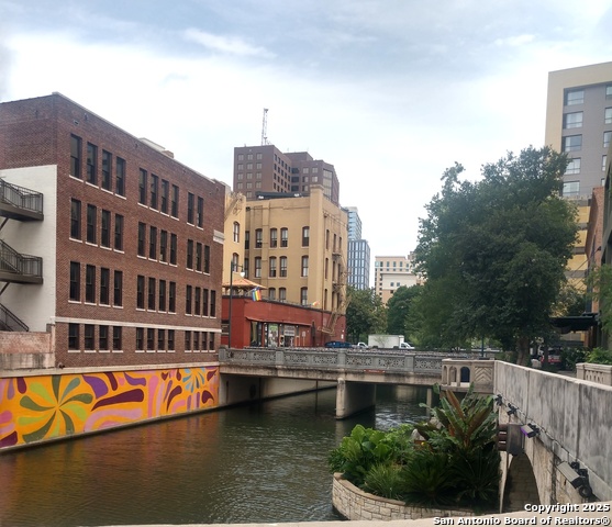 Listing photo id 13 for 425 -427 St Marys S