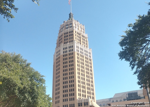 Listing photo id 1 for 425 -427 St Marys S