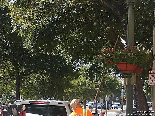 Listing photo id 3 for 425 -427 St Marys S