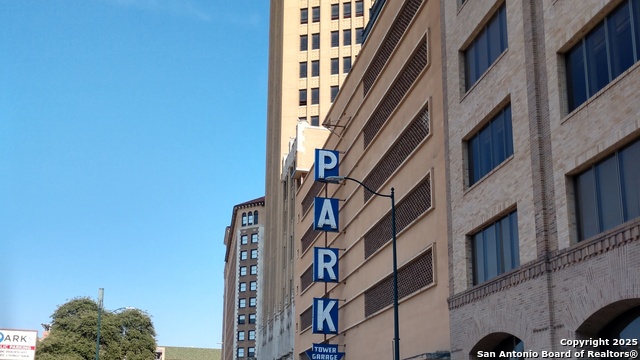 Listing photo id 6 for 425 -427 St Marys S