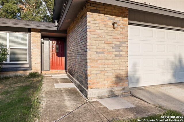 Image 4 of 31 For 11926 Holm Oaks