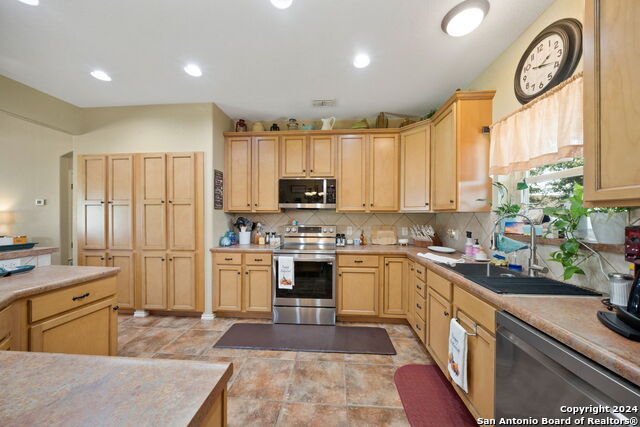 Image 11 of 32 For 313 Yorktown