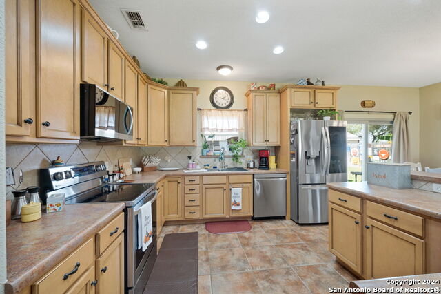 Image 16 of 32 For 313 Yorktown