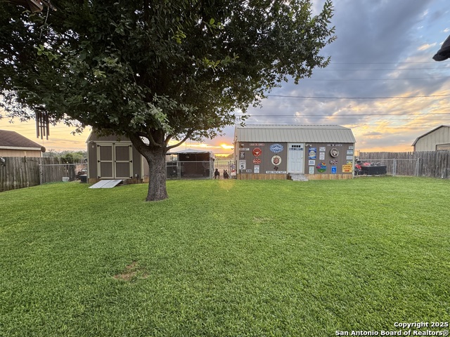 Image 27 of 32 For 313 Yorktown