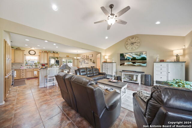 Image 8 of 32 For 313 Yorktown