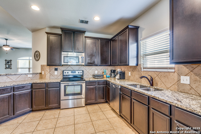 Image 5 of 12 For 6176 Iris Run