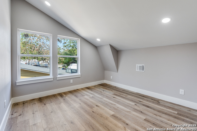 Listing photo id 21 for 257 Dittlinger