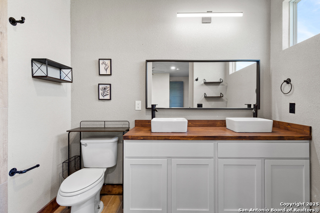 Listing photo id 20 for 111 Loma Park Rd