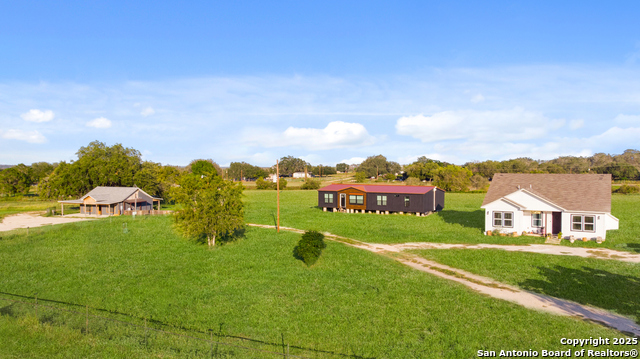Listing photo id 23 for 111 Loma Park Rd