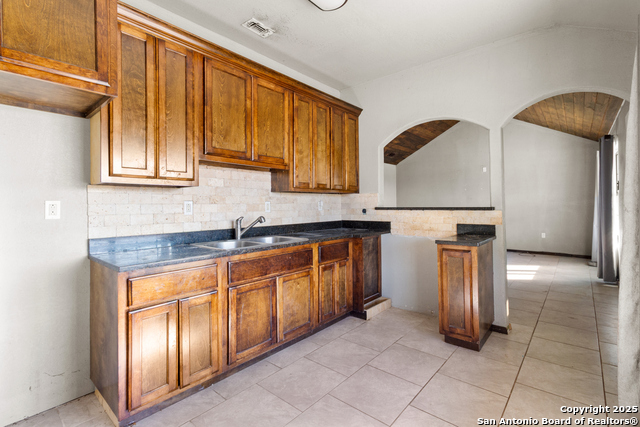 Listing photo id 32 for 111 Loma Park Rd