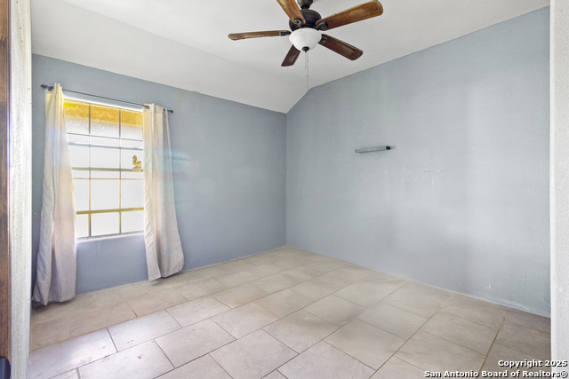 Listing photo id 34 for 111 Loma Park Rd