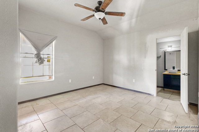 Listing photo id 35 for 111 Loma Park Rd