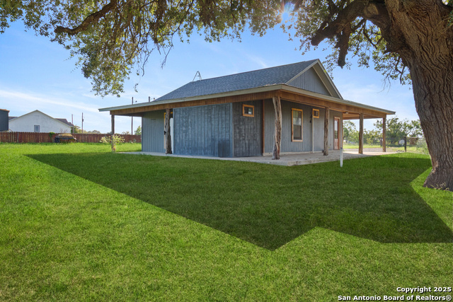 Listing photo id 38 for 111 Loma Park Rd
