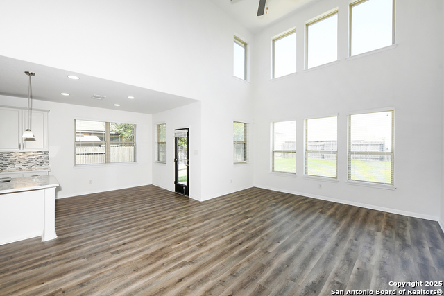 Image 10 of 42 For 13135 Waterlily Way