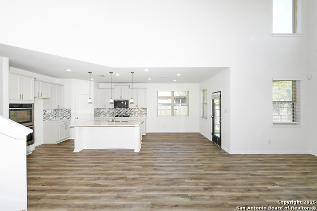 Image 11 of 42 For 13135 Waterlily Way