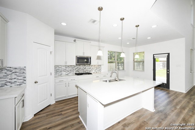 Image 15 of 42 For 13135 Waterlily Way