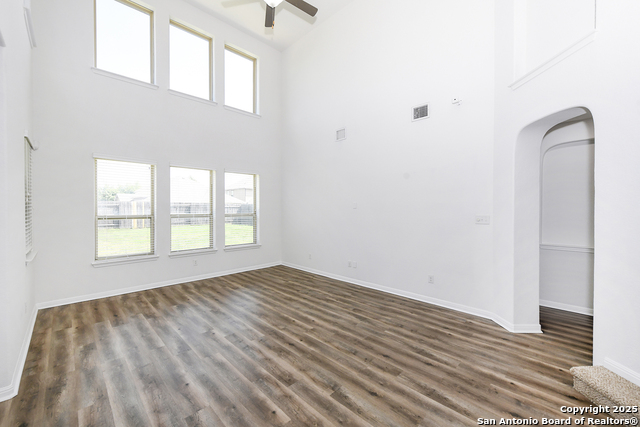 Image 9 of 42 For 13135 Waterlily Way