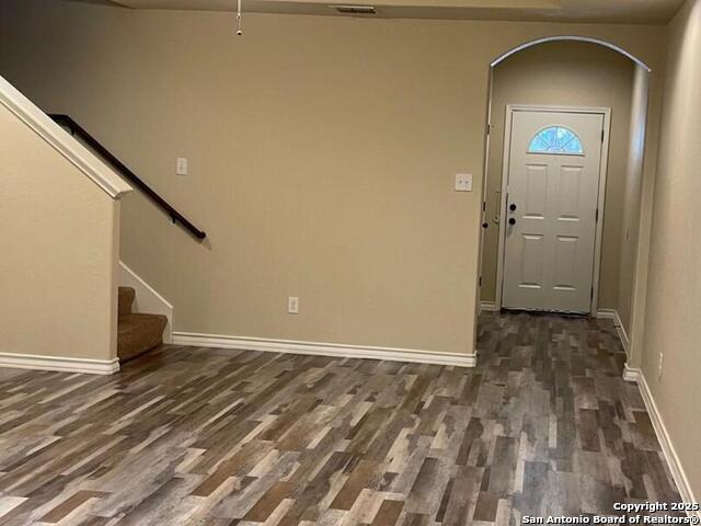 Listing photo id 0 for 5011 Flipper Drive