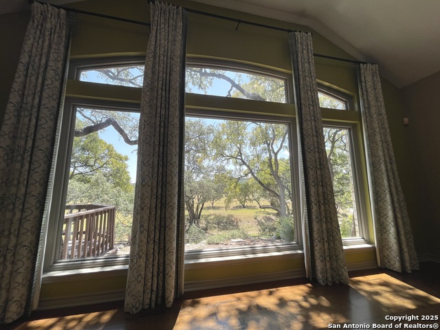 Image 10 of 52 For 164 Grey Bluff