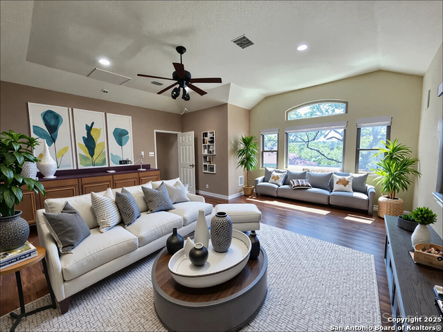 Image 36 of 52 For 164 Grey Bluff