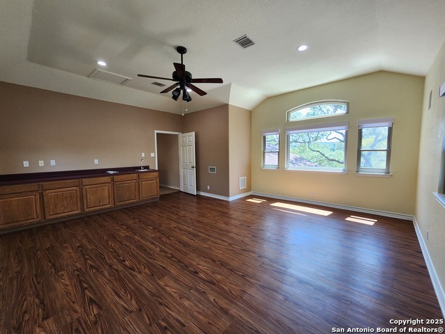 Image 37 of 52 For 164 Grey Bluff