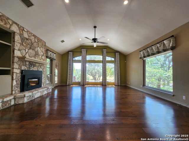 Image 8 of 52 For 164 Grey Bluff