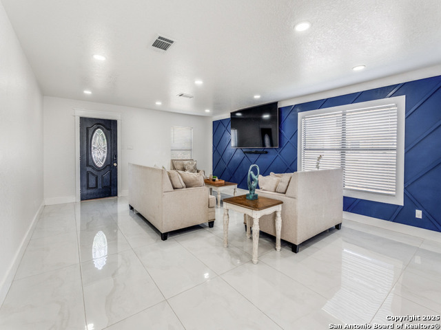 Image 3 of 23 For 7926 Encanto Vista