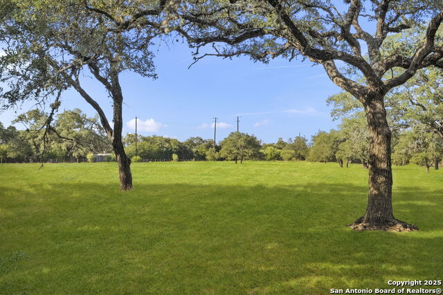 Image 44 of 56 For 22050 Hanging Oak