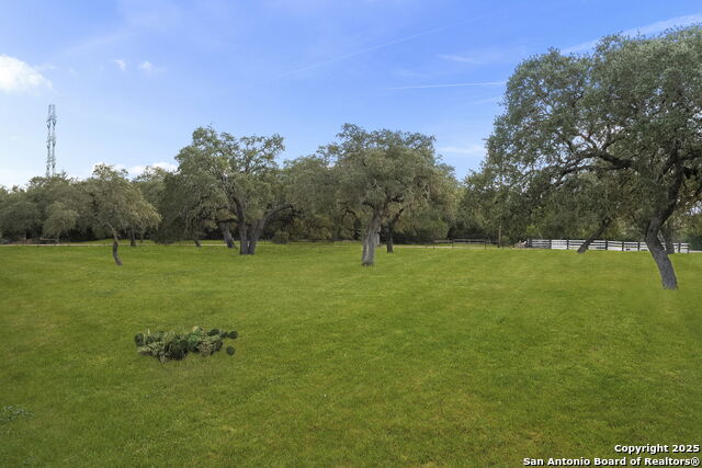 Image 45 of 56 For 22050 Hanging Oak