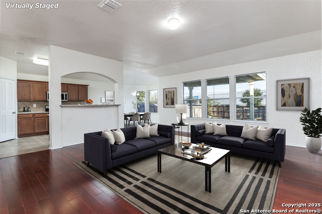 Listing photo id 4 for 6715 Lucky Fields