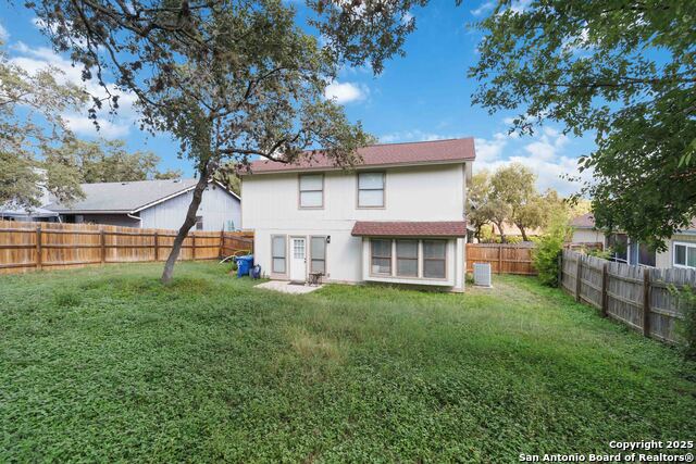 Listing photo id 24 for 7233 Breeze  