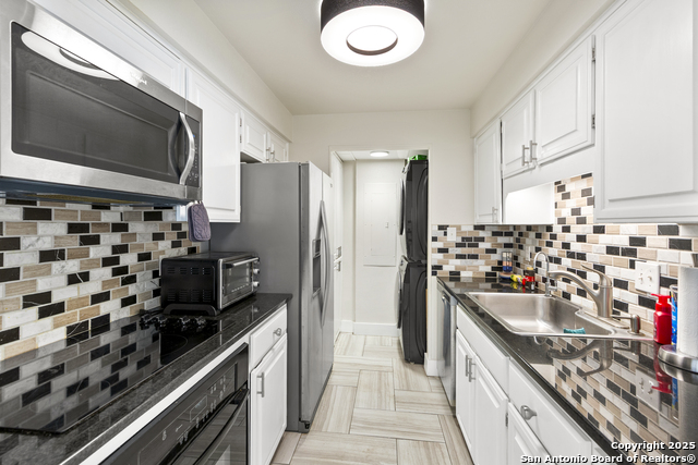 Image 13 of 41 For 7701 Wurzbach 1701